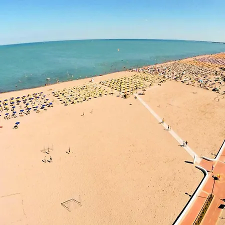 Beachside With Parking Lägenhet *